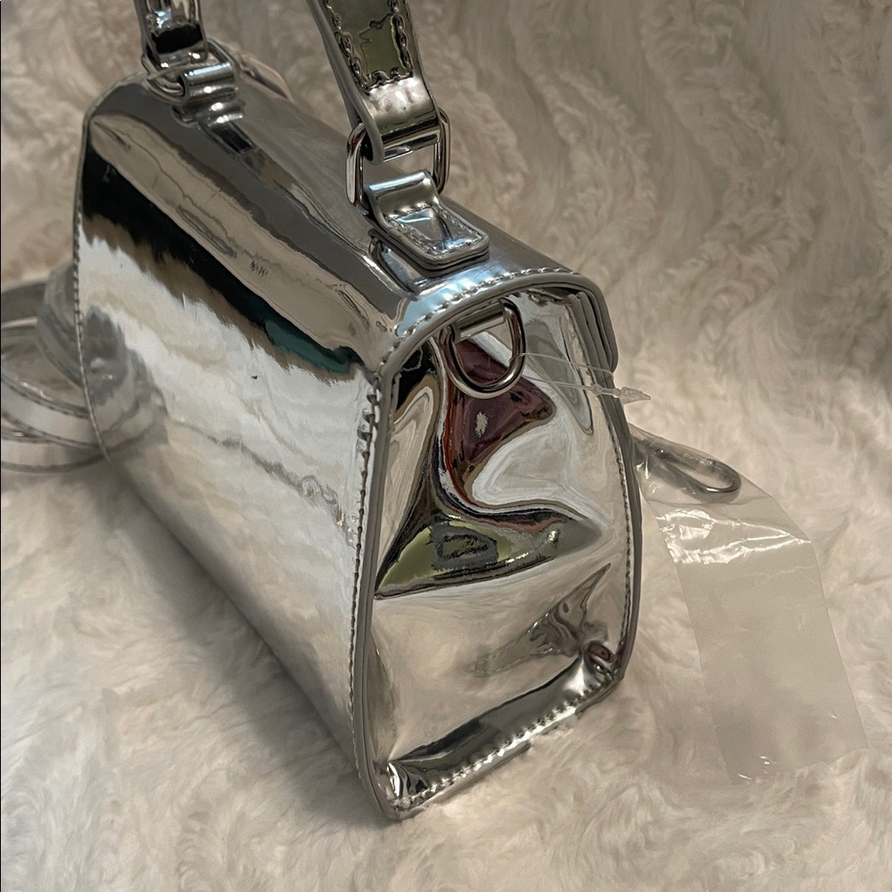 Shiny Metallic Silver Top-Handle Crossbody Bag - Picture 4 of 16